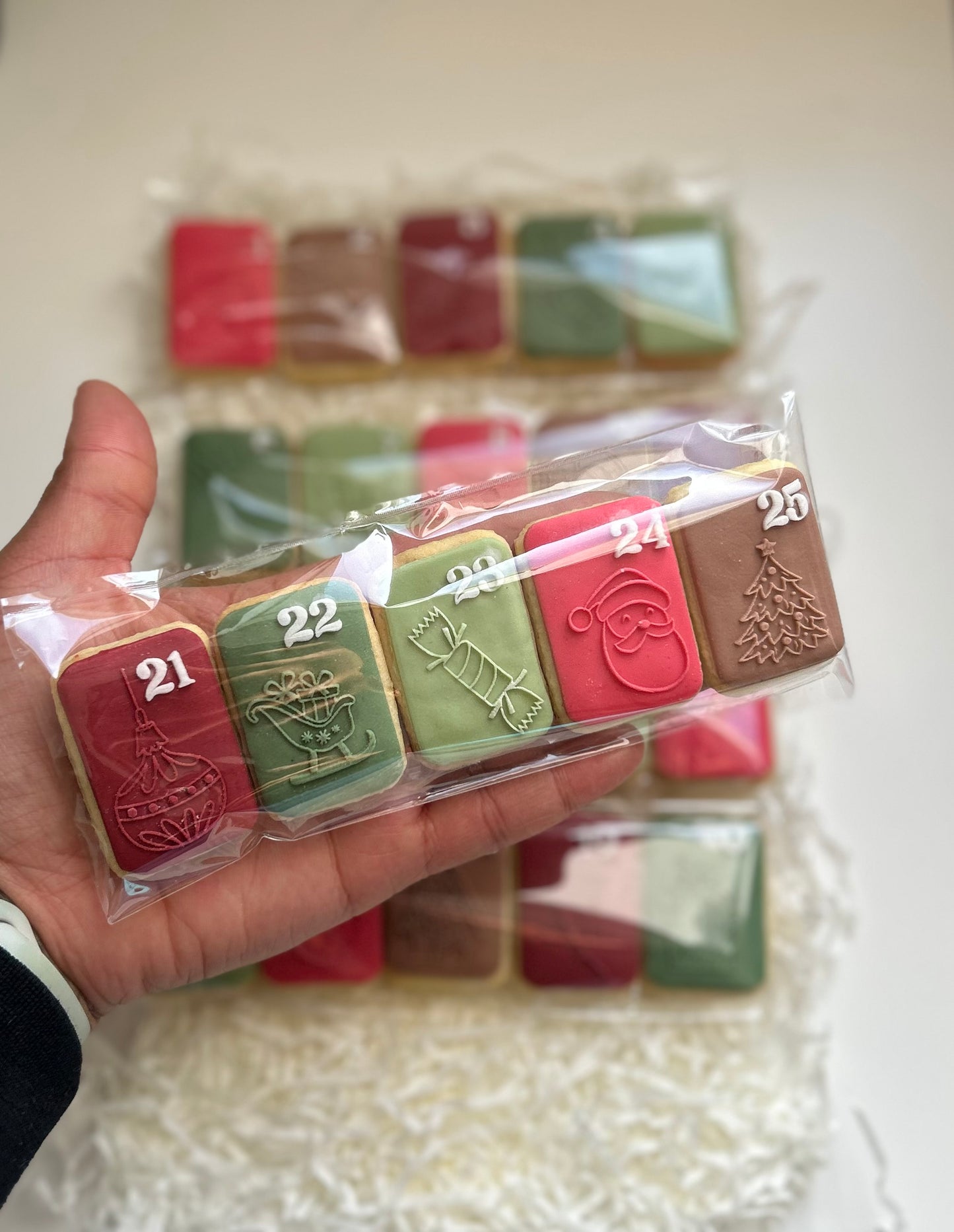 alendrier de l’Avent en biscuits décorés artisanal – motifs Noël embossés – Les Folies Gourmandes de Judy