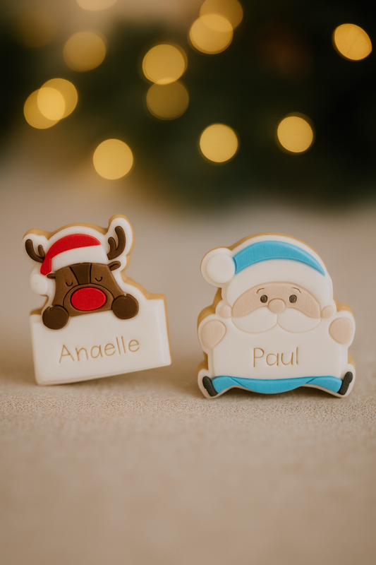 Biscuit marque-place de Noël personnalisé – Renne et Père Noël décorés en pâte à sucre avec prénom  personnalisable